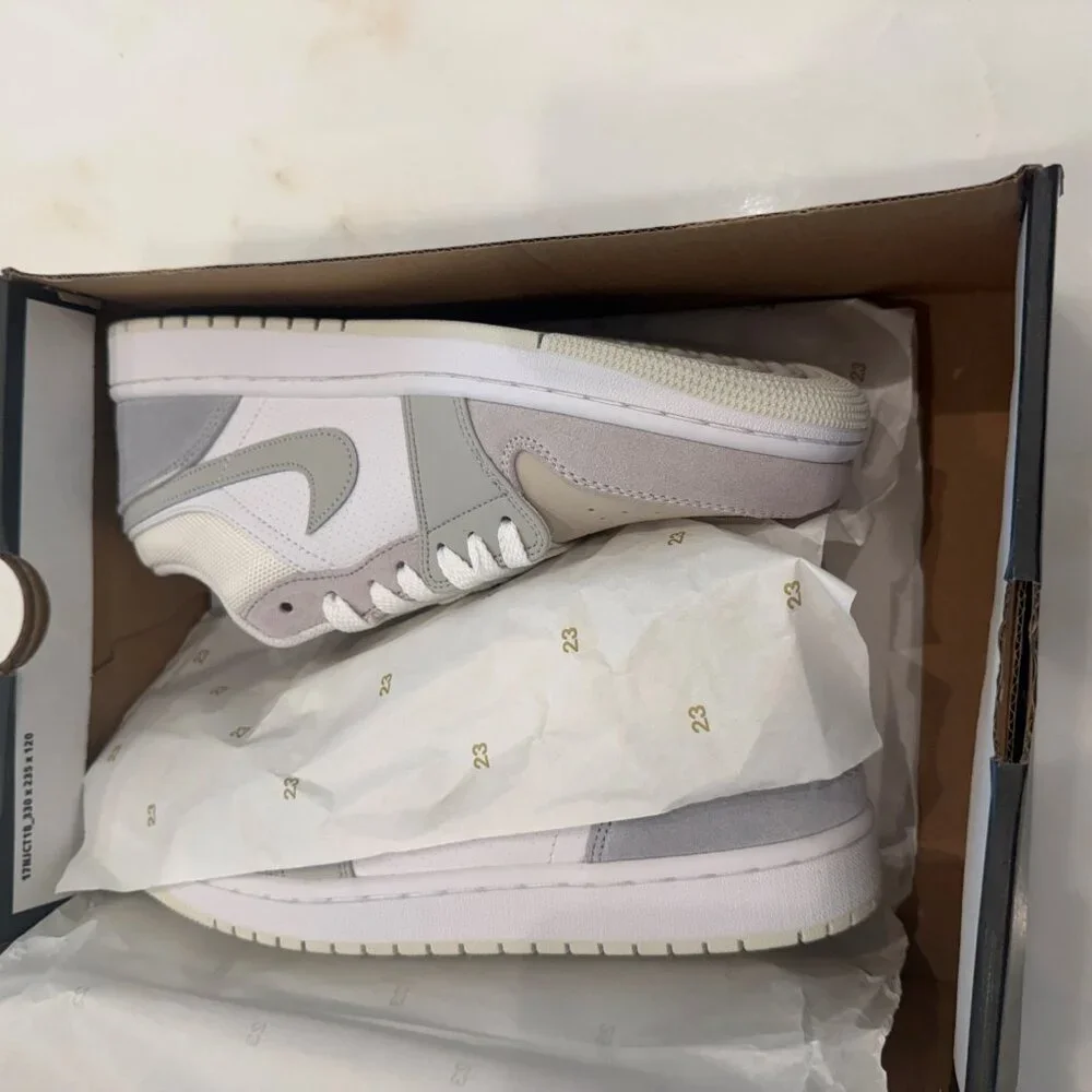 Jordan 1 Low Paris - Picture 2 of 3